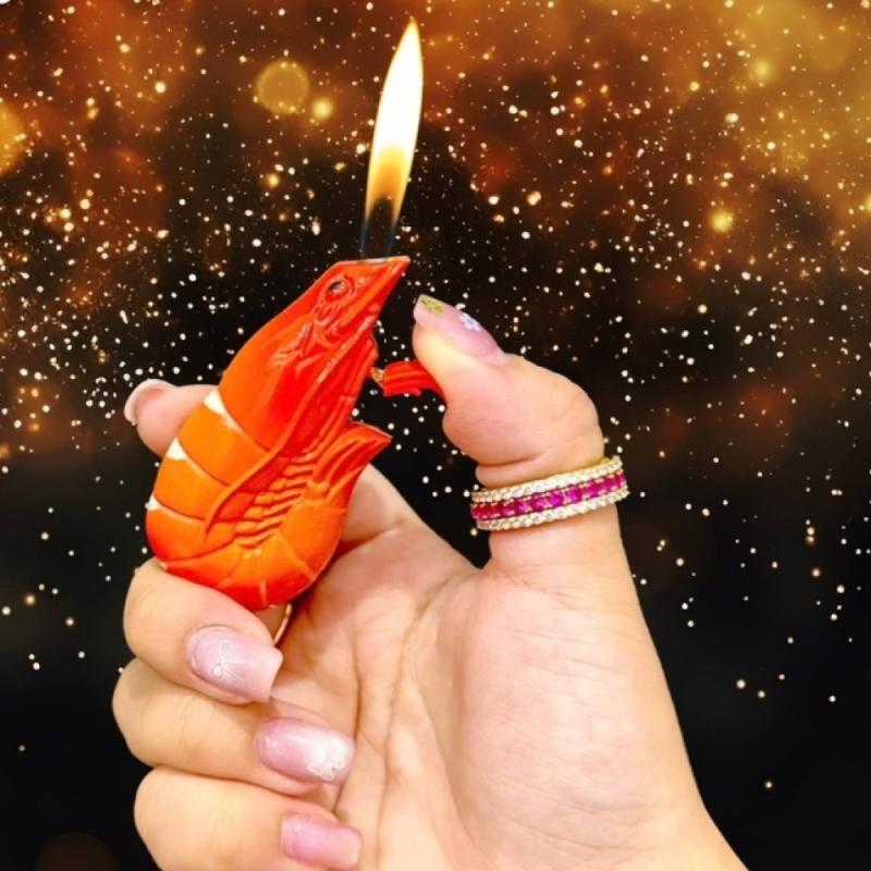 Bật lửa hình con tôm bằng kim loại xài gas